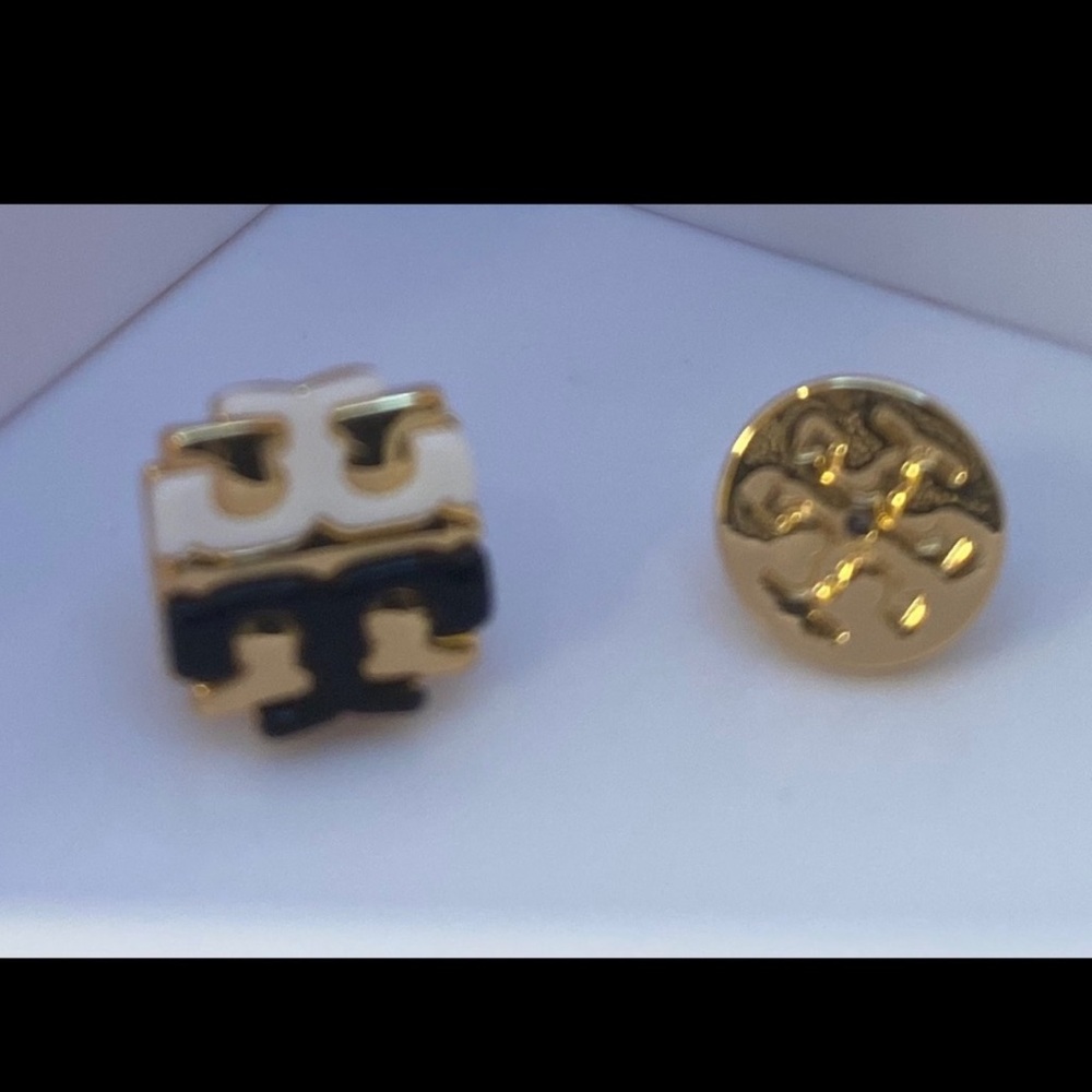 Tory Burch Earrings Black White Logo Studs NEW $129 - Picture 3 of 4